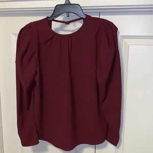 🆕 NWT Express Maroon long puffer sleeve blouse size small